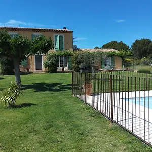 La Restanco Hébergement de vacances Mouries